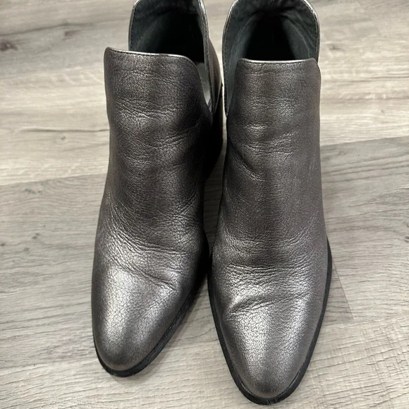 Vince Camuto ankle boots dark silver size 10 - Picture 3 of 9